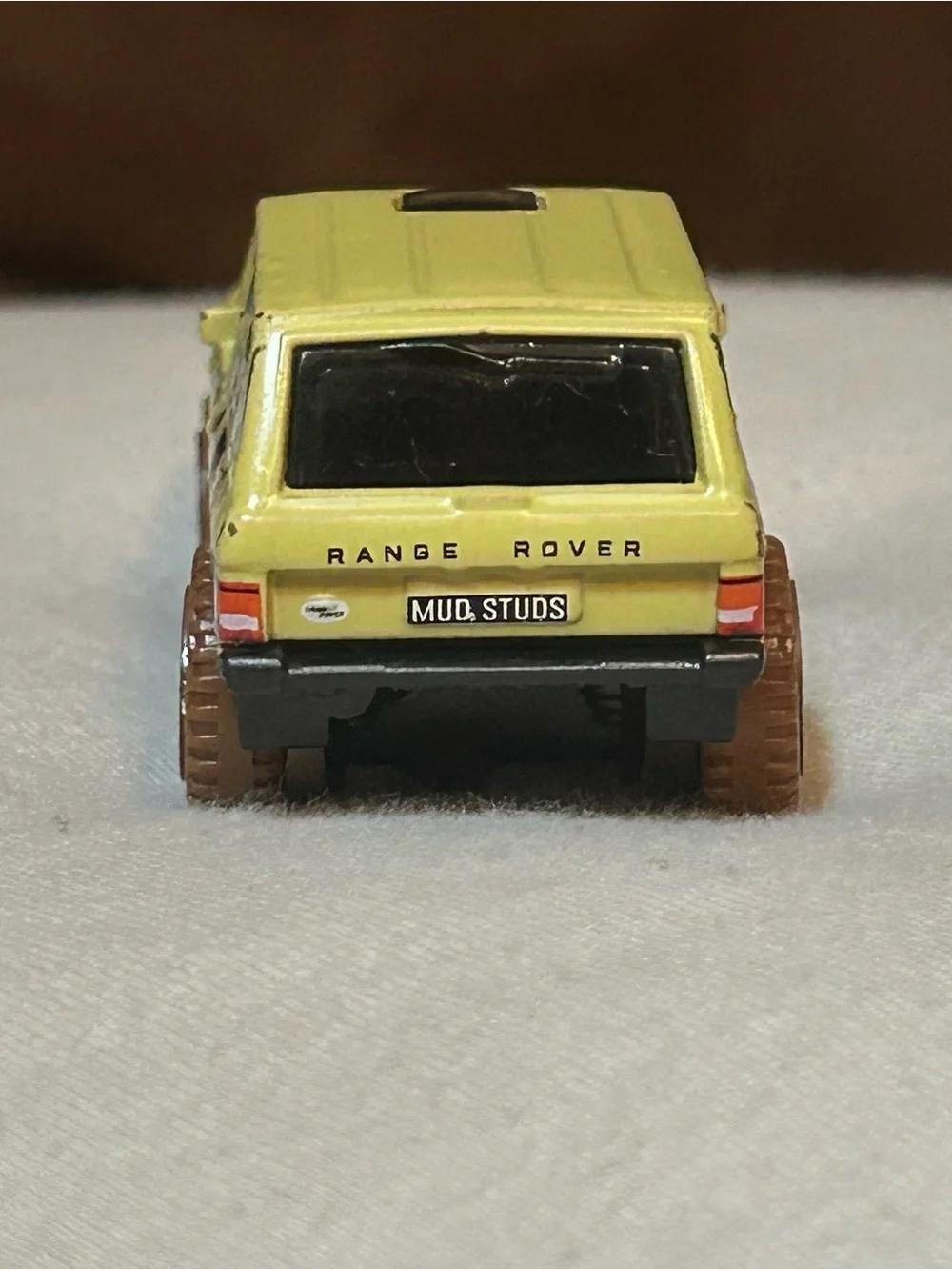 Hot Wheels 2022 Range Rover Classic - Mud Studs Series